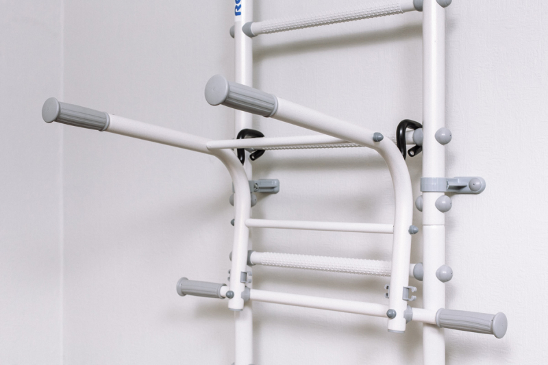 Турник-брусья 2 в 1 (белый прованс) ROMANA Dop1