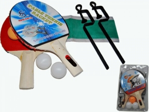 Набор для игры в настольный теннис. В комплекте 2 ракетки, 3 шарика, стойки, сетка. (SH-012)
