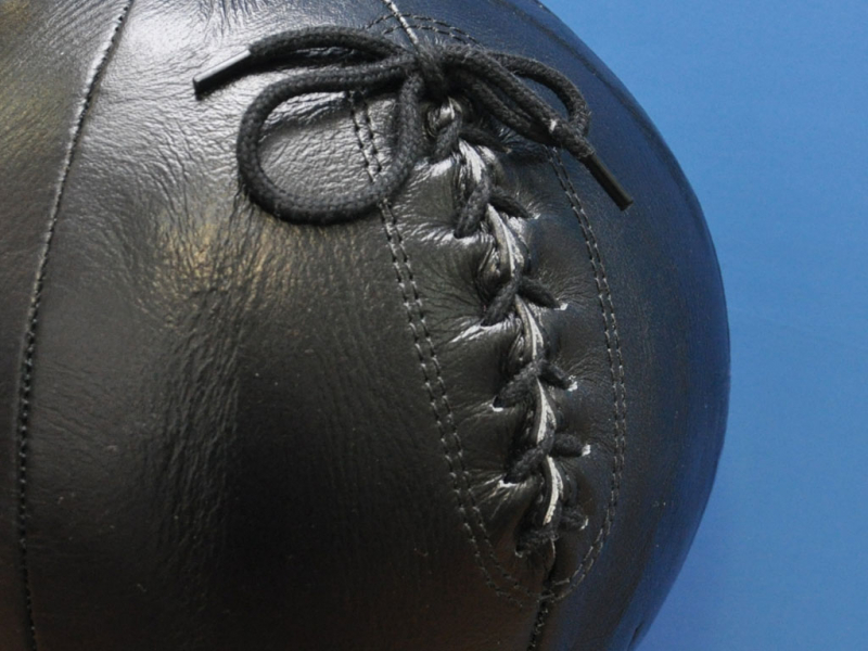 Груша пневматическая HARDTOUCH материал кожа, крепление на растяжке