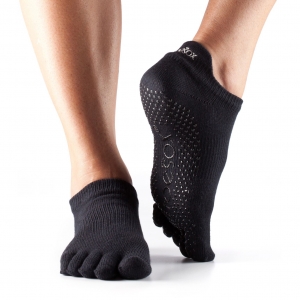 Нескользящие носки с пальцами TOESOX Low Rise размер S, цвет Черный
