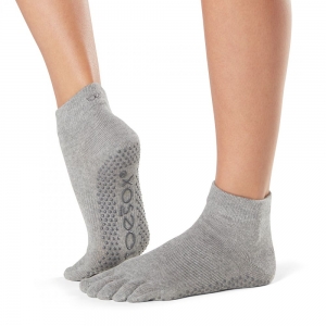 Нескользящие носки с пальцами TOESOX Ankle размер S, цвет Серый