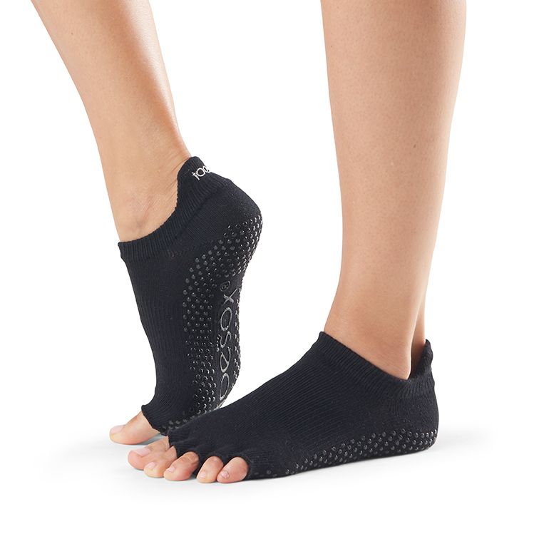 Нескользящие носки с полупальцами TOESOX Low Rise размер S, цвет Черный