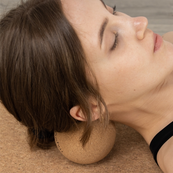 Массажный мяч MYGA Cork Massage Ball 10 см, пробка