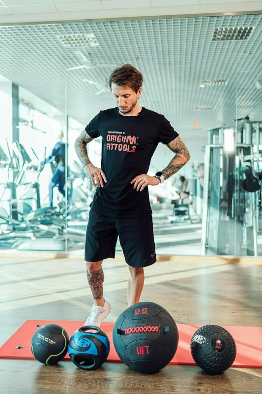 Мяч тренировочный черный 3 кг Original FitTools FT-UBMB-3