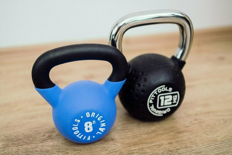 Гиря 10 кг с хромированной ручкой полиуретановая (CPU) Original FitTools FT-KB-CPU-10