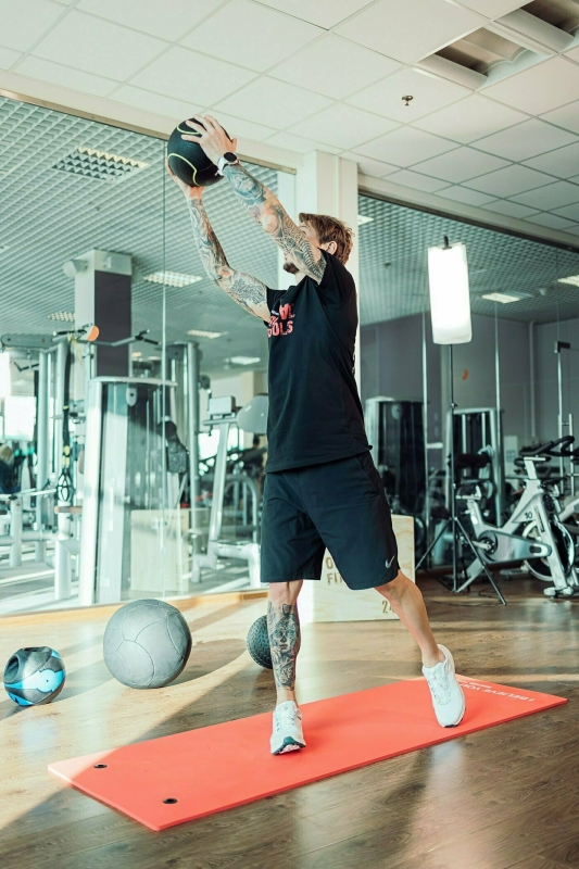 Мяч тренировочный черный 2 кг Original FitTools FT-UBMB-2