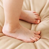 Мат с прорезями для шведской стенки (мягкий щит) Romana 1000*1000*80, в 2 сложения (серый)