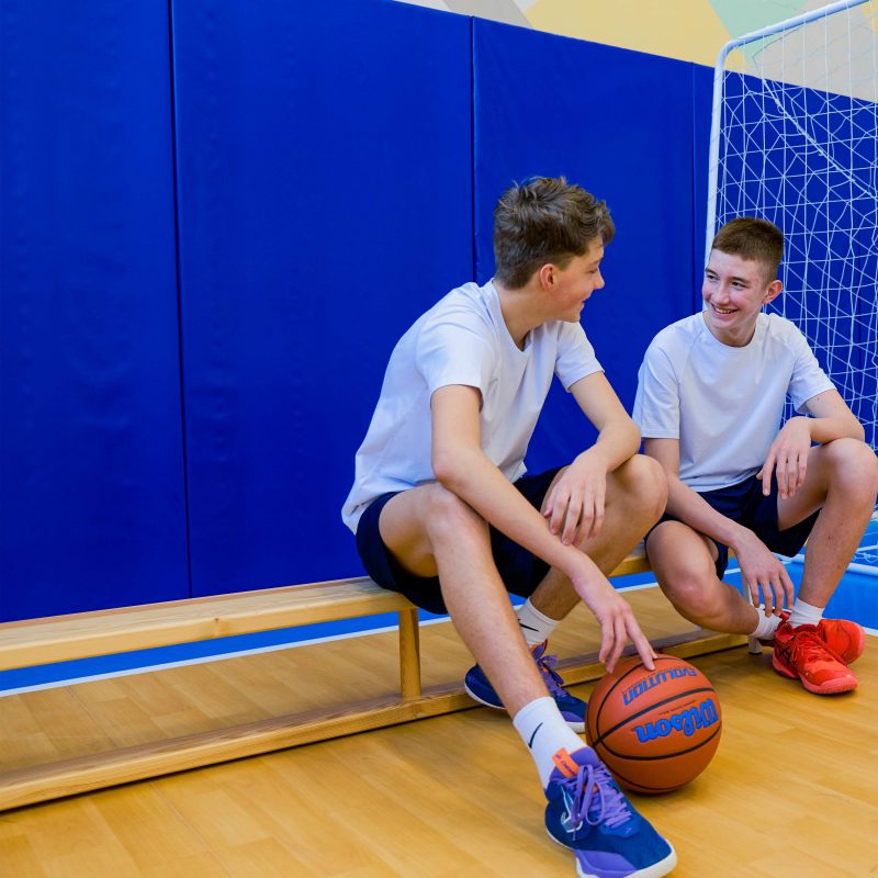 Скамья гимнастическая на металлических ножках 2.4 м ZAVODSPORTA