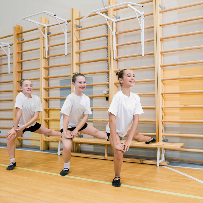 Скамья гимнастическая на металлических ножках 2.4 м ZAVODSPORTA