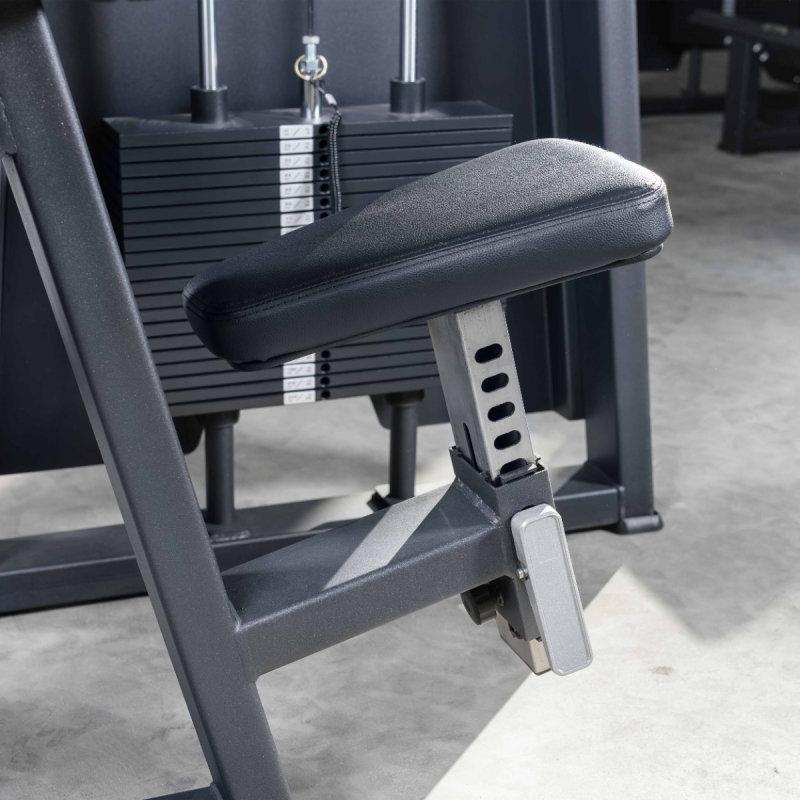 Бицепс-машина сидя. Стек A2030 100 кг TANGEN