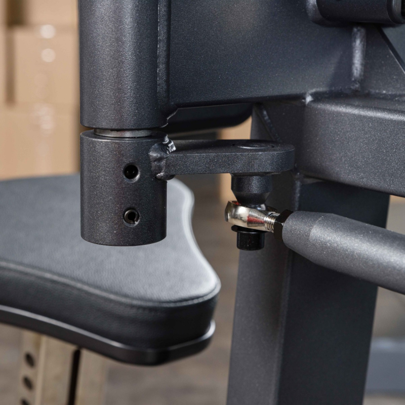 Разведение рук сидя (задние дельты, спина) A618 DHZ Fitness