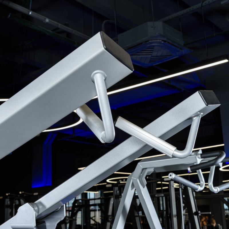 Тяга к себе сверху D606 DHZ Fitness