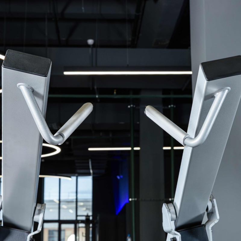 Тяга к себе сверху D606 DHZ Fitness