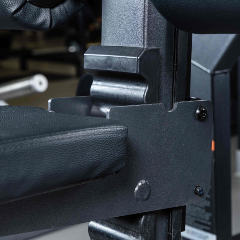 Тяга сверху через стороны D610 DHZ Fitness