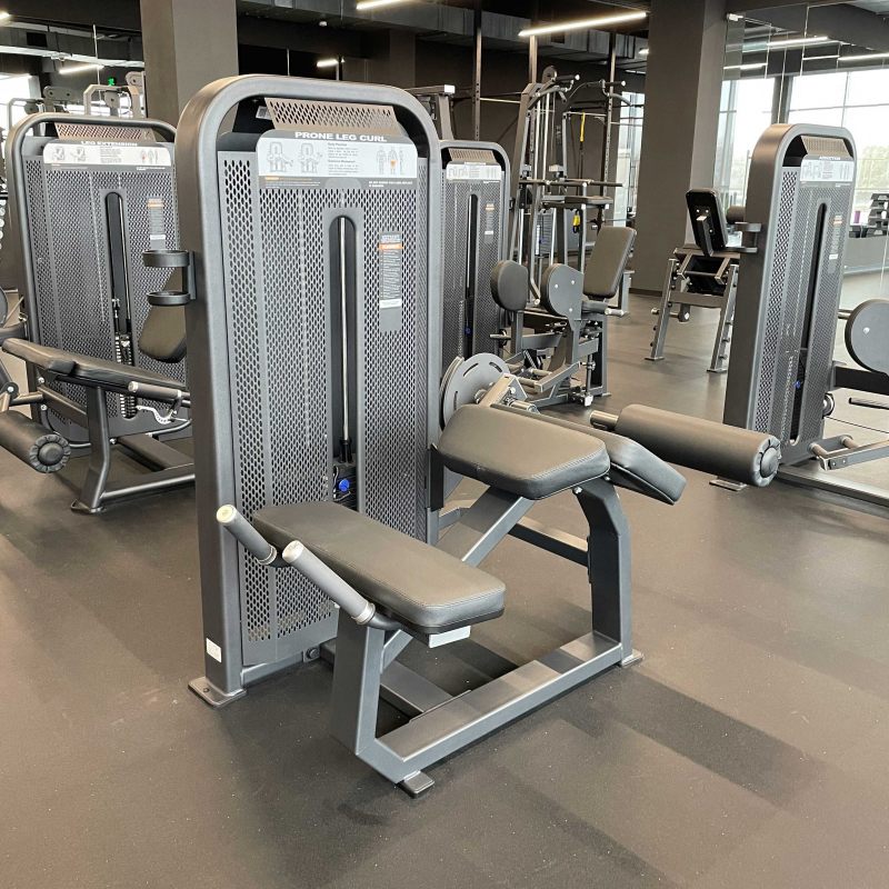 Сгибание ног лежа. Стек E7001 110 кг DHZ Fitness