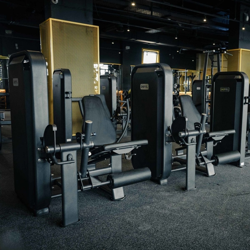 Разгибание ног сидя. Стек E7002 110 кг DHZ Fitness