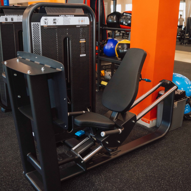 Жим ногами. Стек E7003 140 кг DHZ Fitness