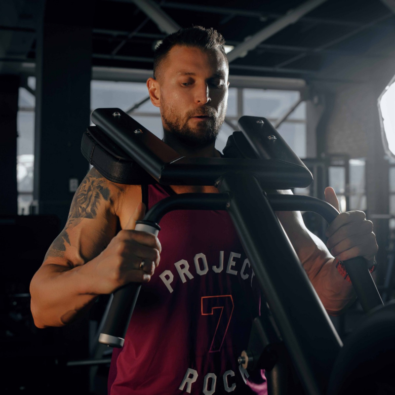 Голень стоя. Стек E7010 80 кг DHZ Fitness