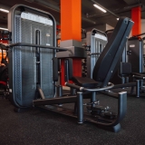 Сведение/Разведение ног сидя. Стек E7021 110 кг DHZ Fitness