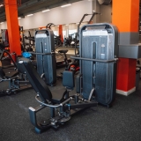 Сведение/Разведение ног сидя. Стек E7021JZ 135 кг DHZ Fitness