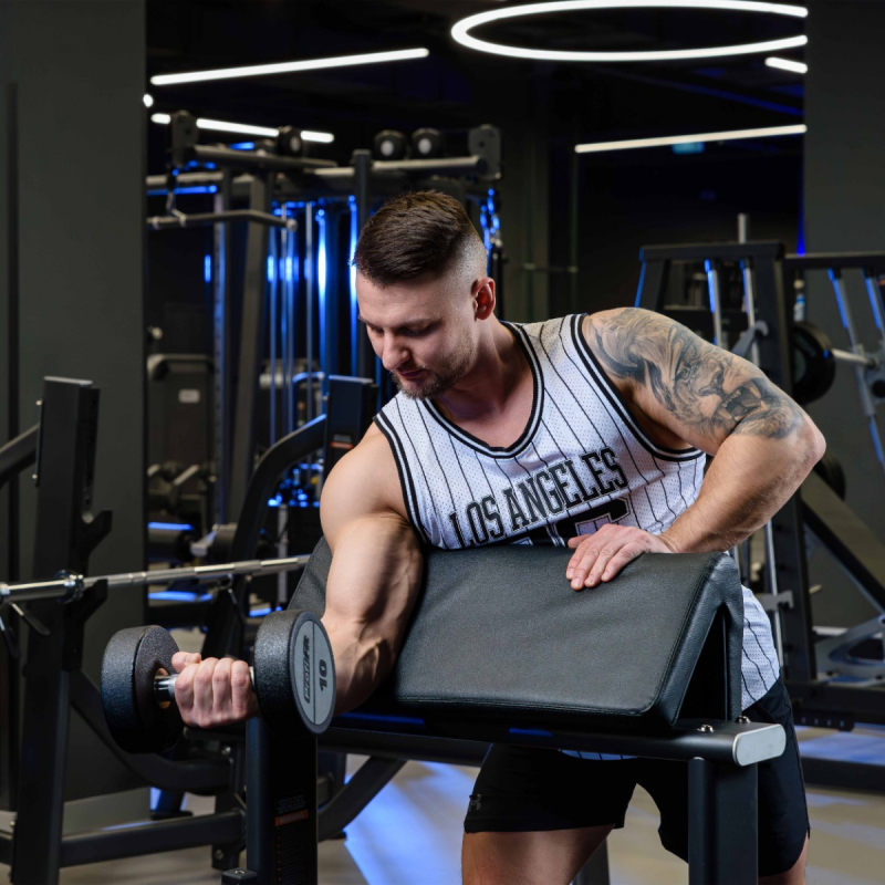 Скамья для бицепса. Скамья Скотта E7044 DHZ Fitness