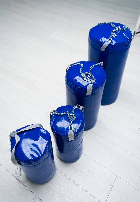 Мешок боксерский (5кг) + Подвес для боксерских мешков Romana