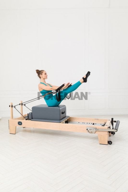 Студийный реформер More Pilates