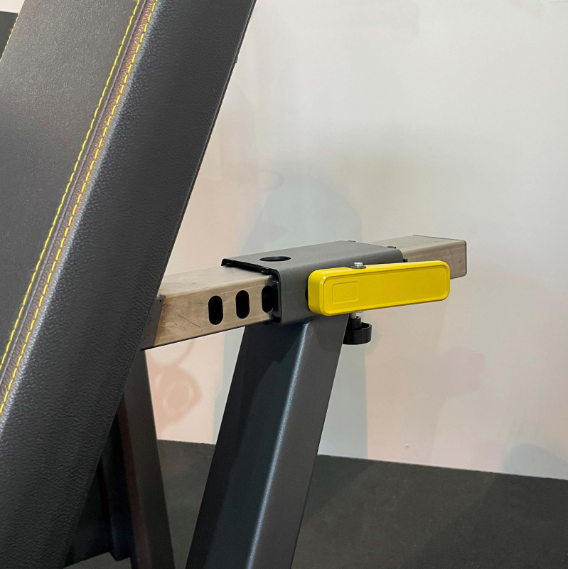 Разгибание ног сидя. Стек A2002 100 кг TANGEN