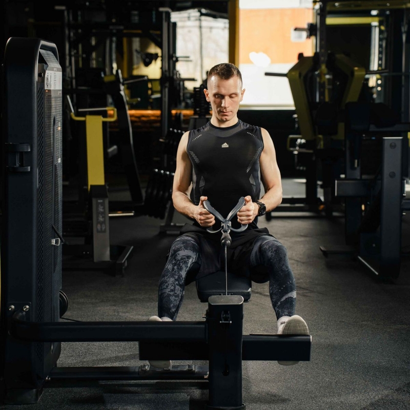 Гребная тяга. Горизонтальный блок. Стек E7033 110 кг DHZ Fitness