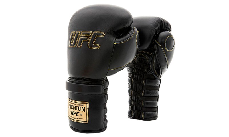 Премиальные тренировочные перчатки на шнуровке UFC черные - 18 Oz UHK-75047