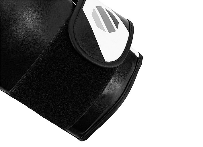 Перчатки тренировочные для спарринга UFC Pro Fitness черные - 16 Oz UHK-75029