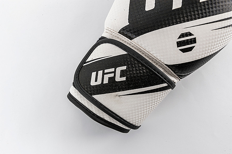 UFC PRO Performance Rush 14 Oz - белые UPR-75481