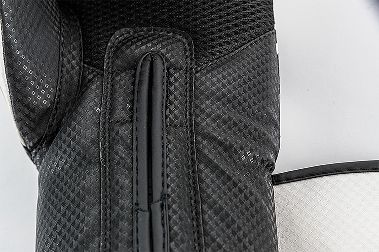 UFC PRO Performance Rush 14 Oz - белые UPR-75481