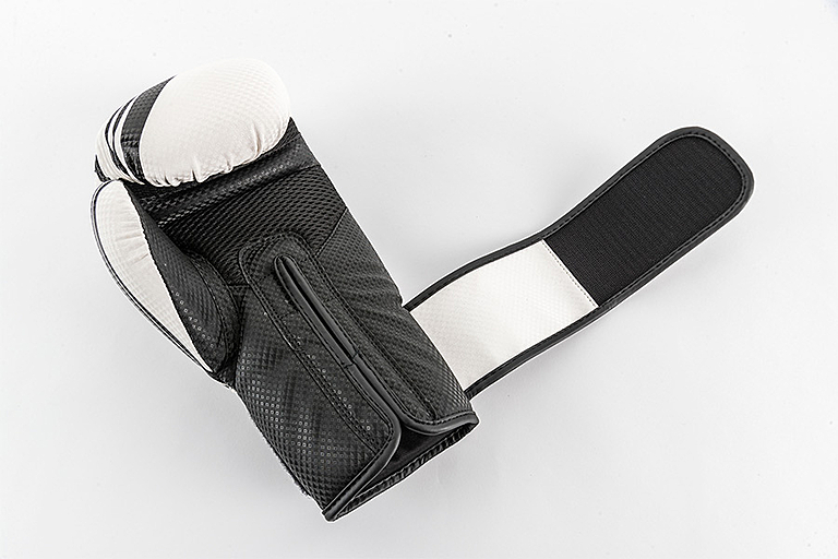 UFC PRO Performance Rush 16 Oz - белые UPR-75482