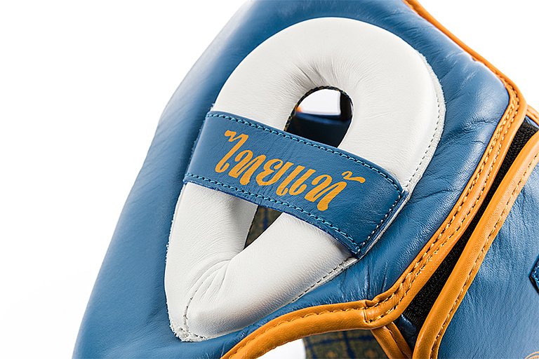 UFC Premium True Thai Шлем для бокса, цвет синий, размер M UTT-75396