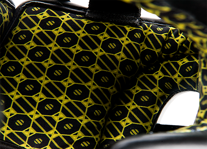 Шлем с защитой щек на шнуровке UFC черный - L\XL UHK-75056