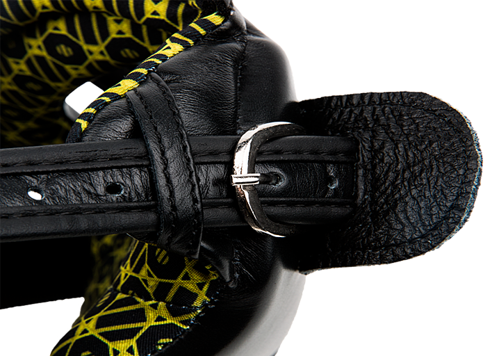 Шлем с защитой щек на шнуровке UFC черный - L\XL UHK-75056