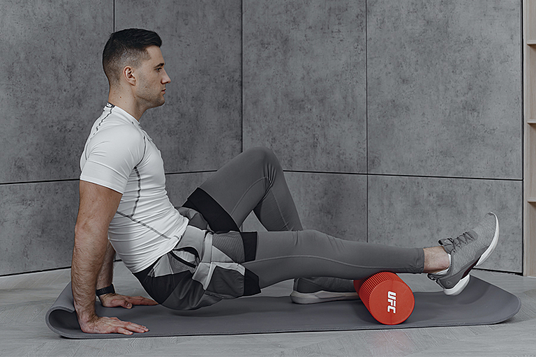 Массажный валик UFC 15х45 UHA-69724