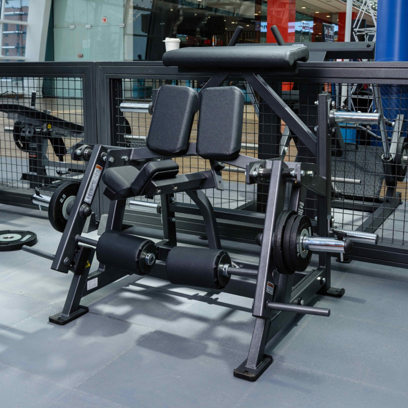 Независимое сгибание ног стоя SM2031 DHZ Fitness