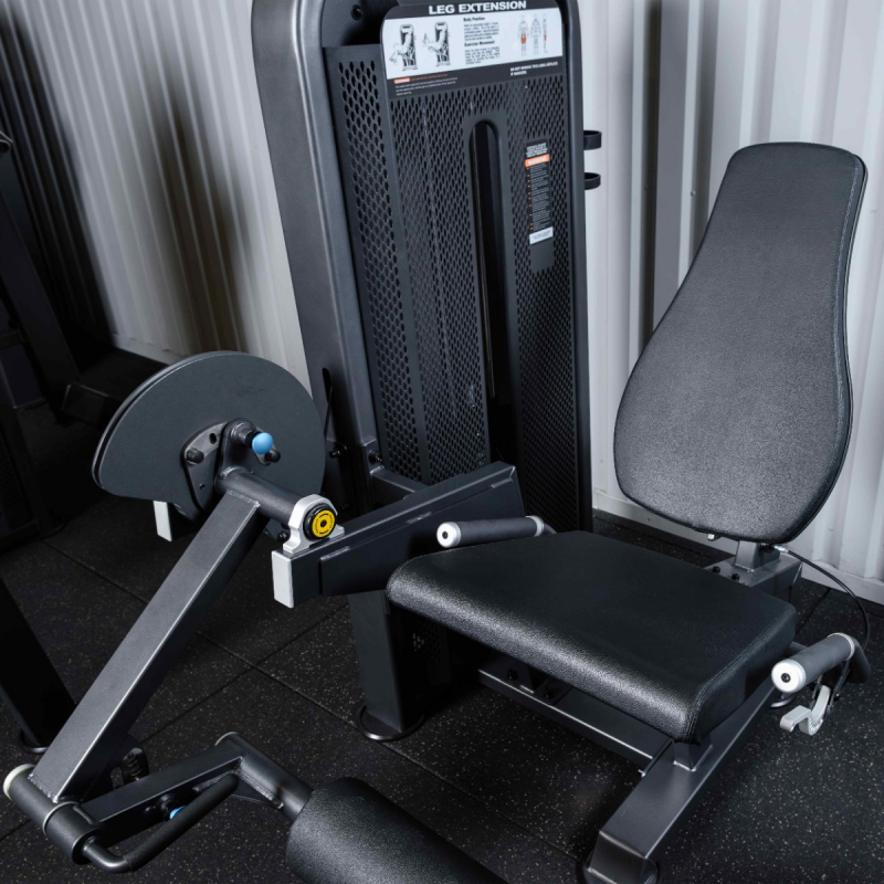 Разгибание ног сидя. Стек U3002D 109 кг DHZ Fitness