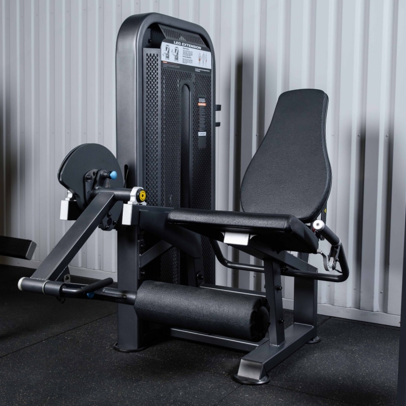 Разгибание ног сидя. Стек U3002D 109 кг DHZ Fitness