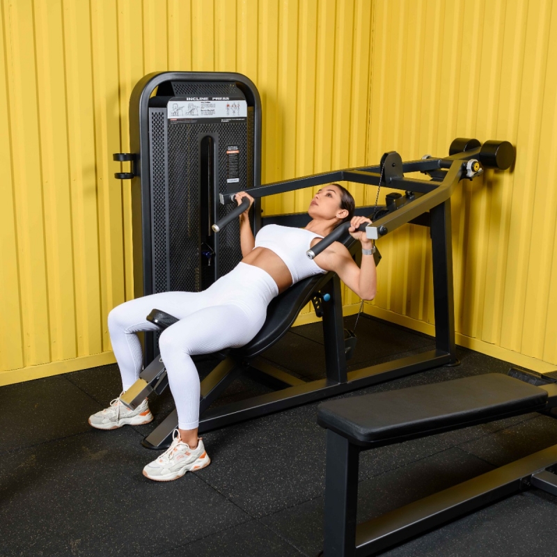 Наклонный грудной жим. Стек U3013D 109 кг DHZ Fitness