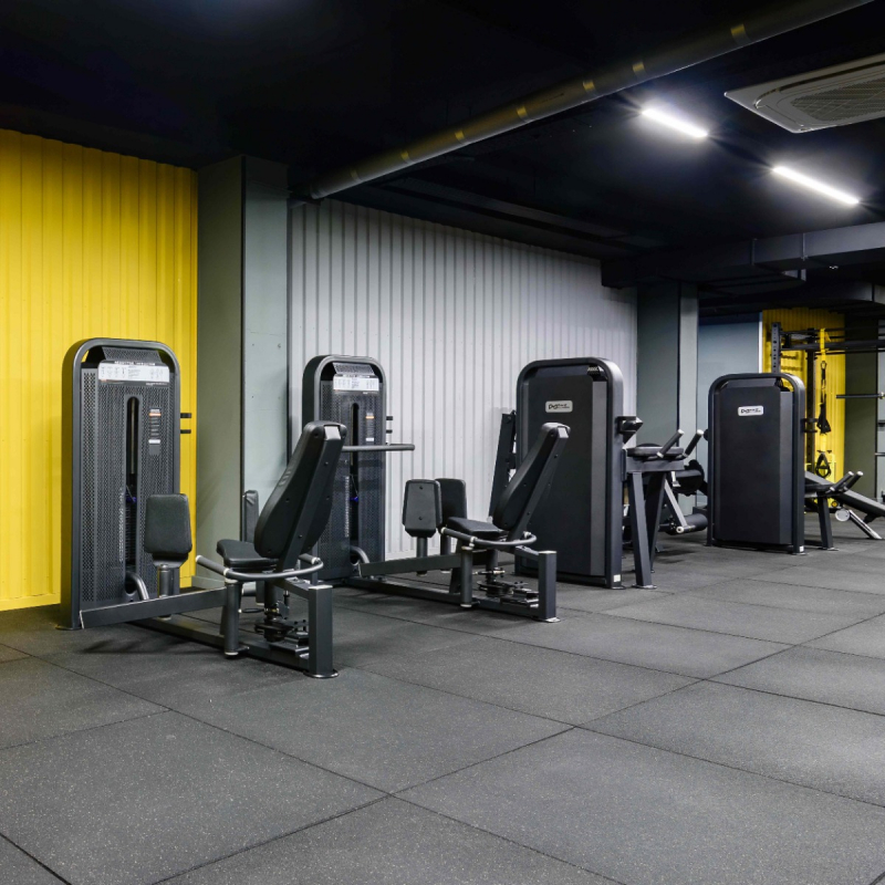 Сведение/Разведение ног сидя. Стек U3021D 95 кг DHZ Fitness