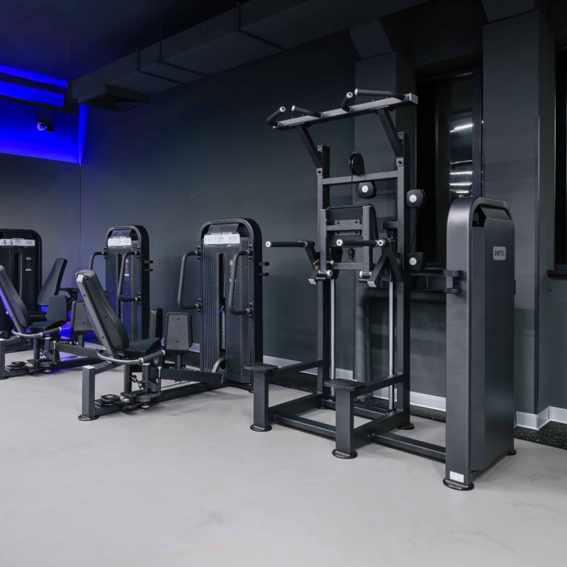 Сведение/Разведение ног сидя. Стек U3021D 95 кг DHZ Fitness
