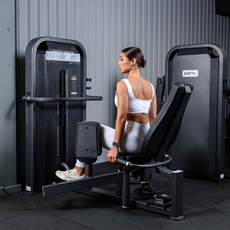 Сведение/Разведение ног сидя. Стек U3021D 95 кг DHZ Fitness