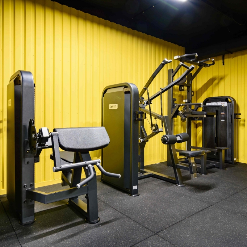 Тяга сверху. Вертикальный блок. Стек U3035D 109 кг DHZ Fitness