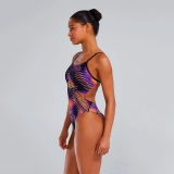 Купальник слитный TYR Evolved Cutoutfit, P04063-697, размер 32, российский размер 44, полиэстер, спандекс, мультиколор